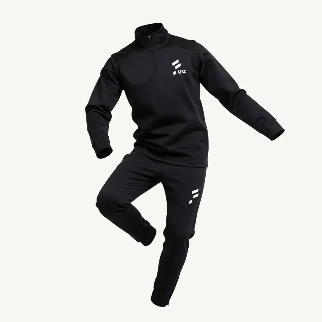 طقم تدريب أسود ( جاكيت نصف سحاب + سروال )